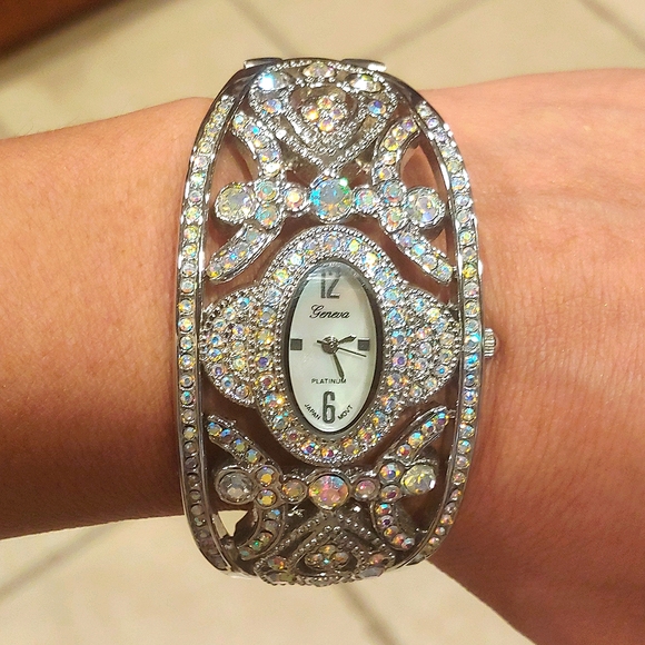 Silver cuff watch featuring Swarovski crystals. - Picture 3 of 5